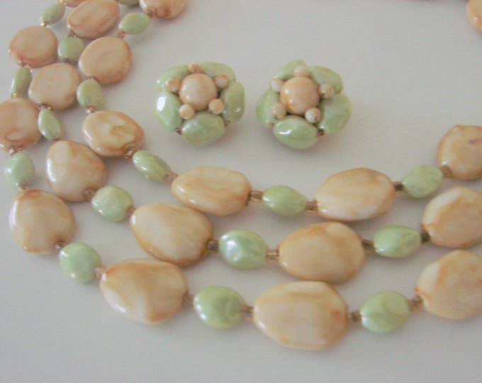 Pastel Green Bib Bead Necklace & Earrings / Neutral Beige / Hong Kong / Demi Parure / Jewelry / Jewellery