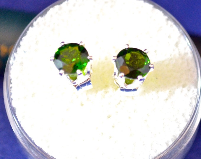 Chrome Diopside Stud Earrings, 5mm Round, Natural, Set in Sterling Silver E418