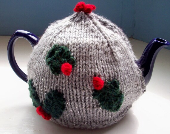 Holly and the Ivy tea cosy Christmas winter theme