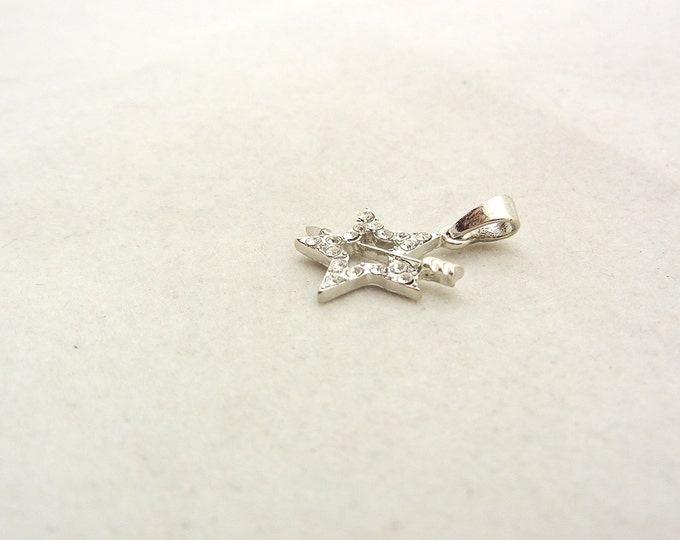 Small Silver-tone Star with Arrow Pendant