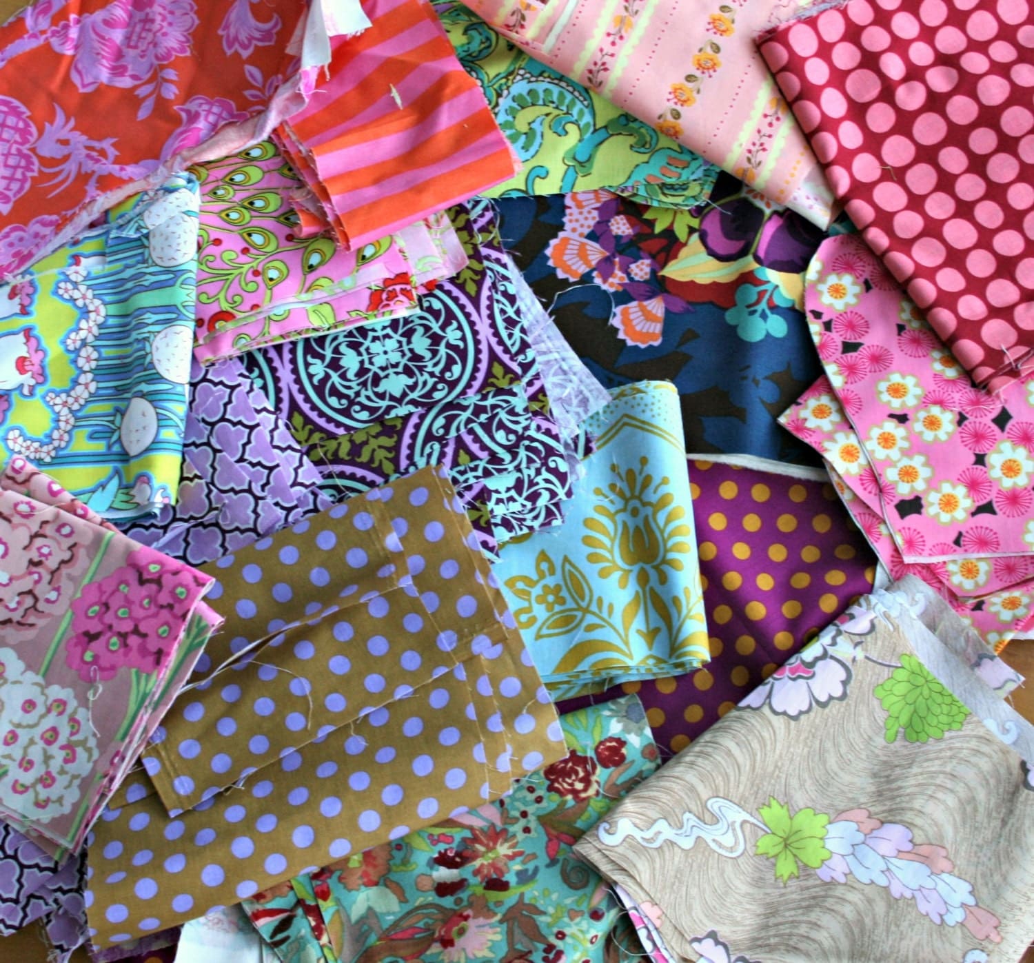 Designer Fabric Scraps 100 Quilters Cotton