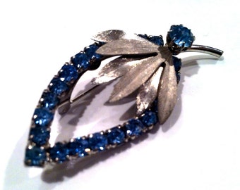 Something BLUE Rhinestones Leave Shine FLORAL Pin Brooch 3D Authentic Vintage Jewelry artedellamoda 1960s Bride Bridal Gift Figural Novelty
