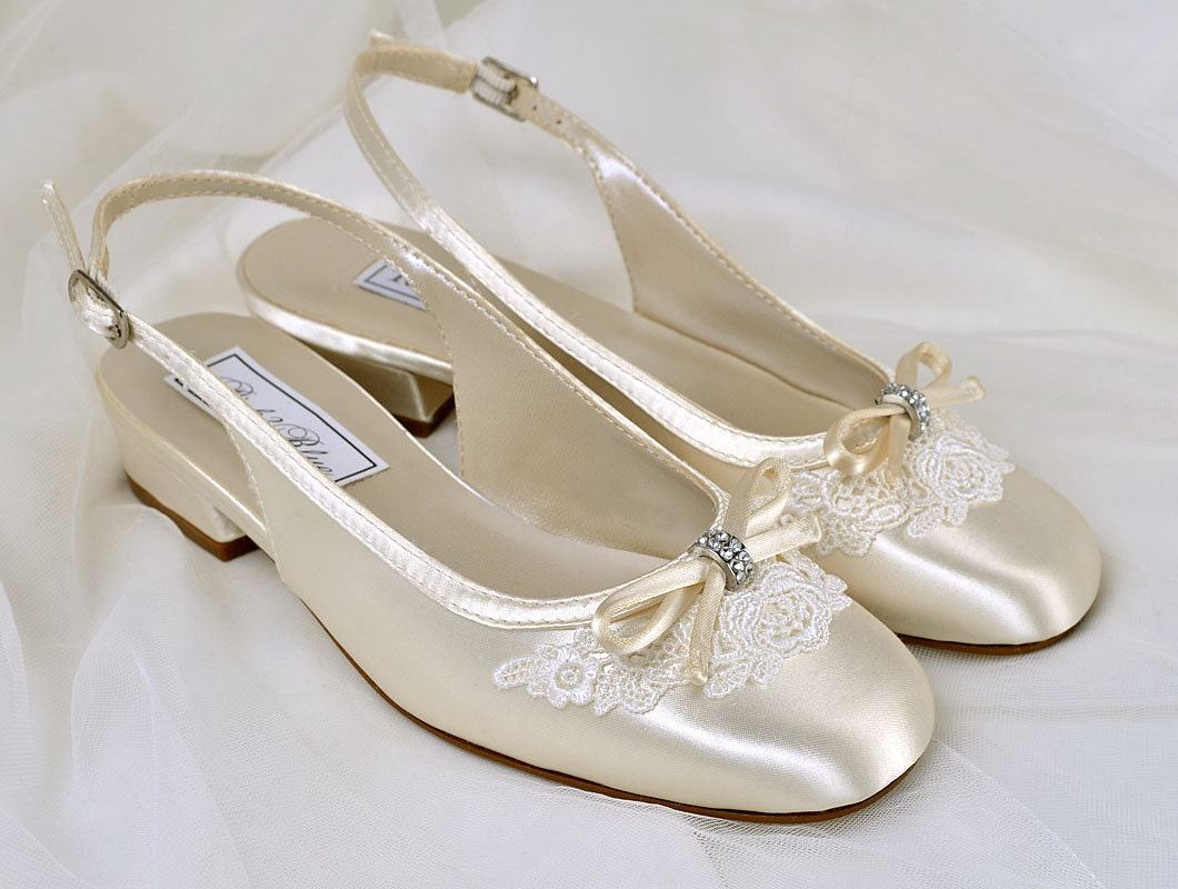 Flower Girl Wedding Shoes Vintage Lace Sling Backs by Pink2Blue