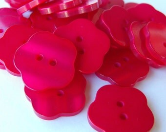 18 Red Glossy Flat Flower Buttons Size 13/16"