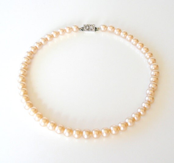 Vintage Faux Pearl Necklace Choker 1950s Champagne Pink