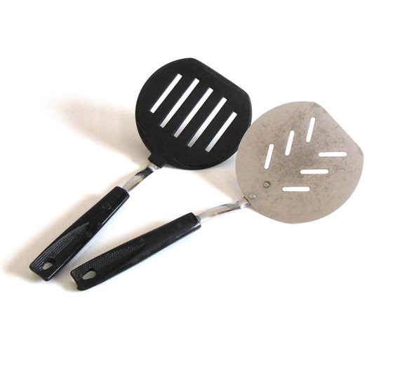 Ekco Spatula Pancake Turner Round Short Handle by LaurasLastDitch
