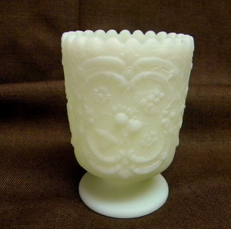 Fenton custard vaseline glass toothpick holder strawberry pattern