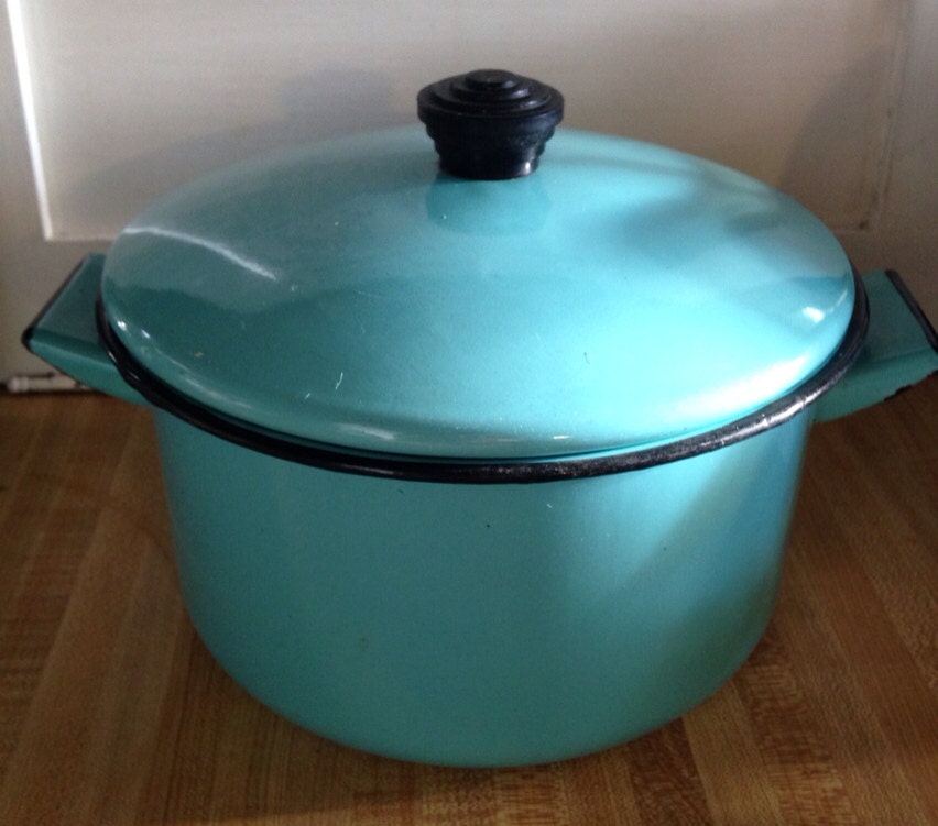 Vintage enamel pot Haute Juice