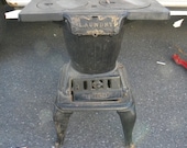nice vintage antique double burner cast iron UMCO LAUNDRY hand fed cookstove STOVE nice vintage antique double burner cast iron UMCO LAUNDRY hand fed cookstove STOVE