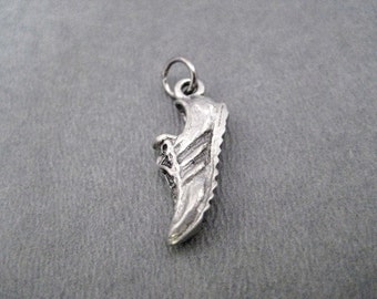 Pewter RUNNING SHOE Charm - ONE (1) Pewter Running Shoe Charm - Run Shoe Charm - 8mmx22mmx3mm 3D Thin Side View Detailed Runner Shoe Charm