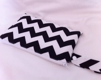 Insulated Snack Bag in Black Chevron