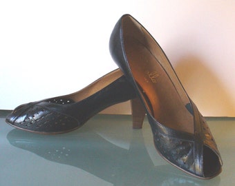 Vintage Pappagallo Made in Italy Peep Toe Heels Size 7.5US