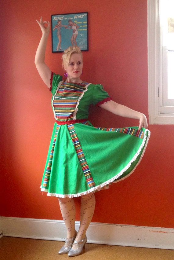 Items similar to Vintage Mexican Square Dance Folk Dress Green Red ...