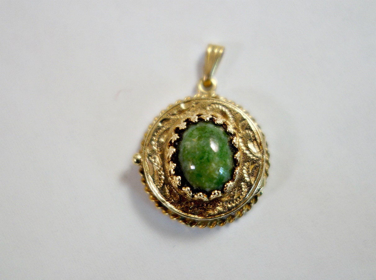 Vintage 14k Gold Jade Locket Gift for Her by Mosaicsandjewelry