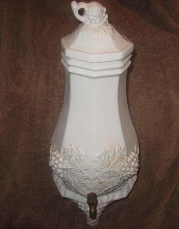 RED CLIFF IRONSTONE Coffee Urn Grape Pattern Hall China 18