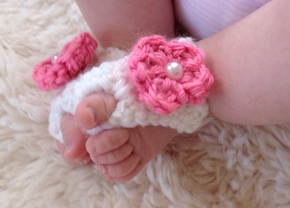 Crochet baby sandals