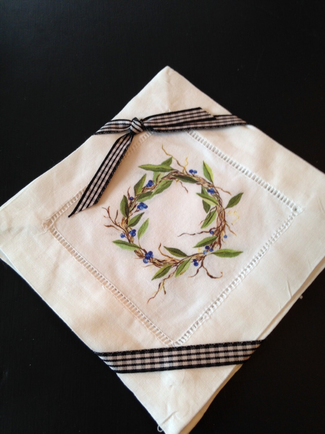 Bayberry Wreath Cocktail Napkin Set on Irish Linens