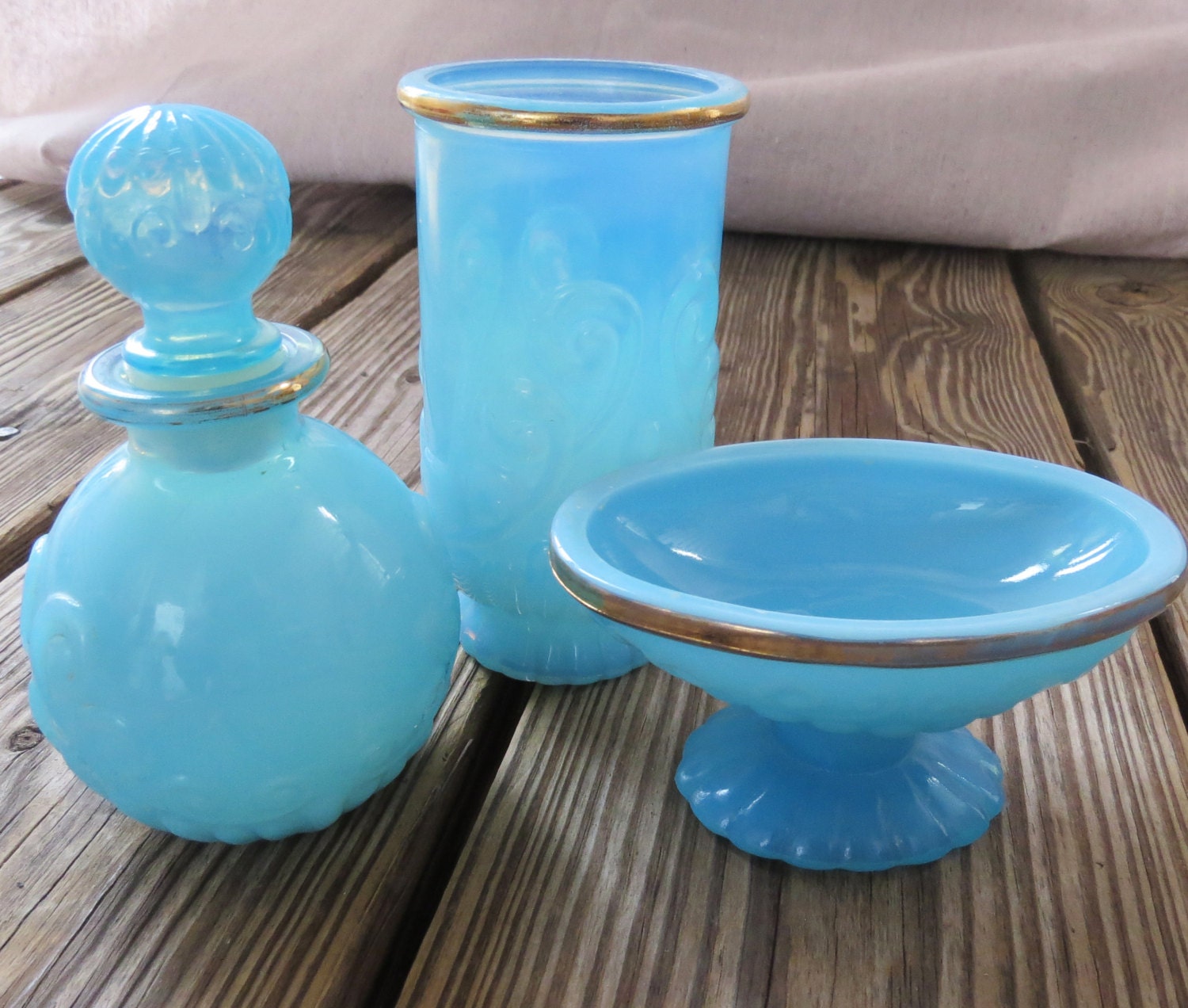 Vintage Avon French Blue Bath Set. Soap Dish Tumbler and