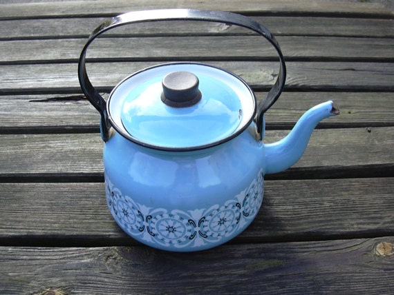 Mid-Century Finnish Enamel Tea Pot Kettle by Kaj Franck, 1960s for