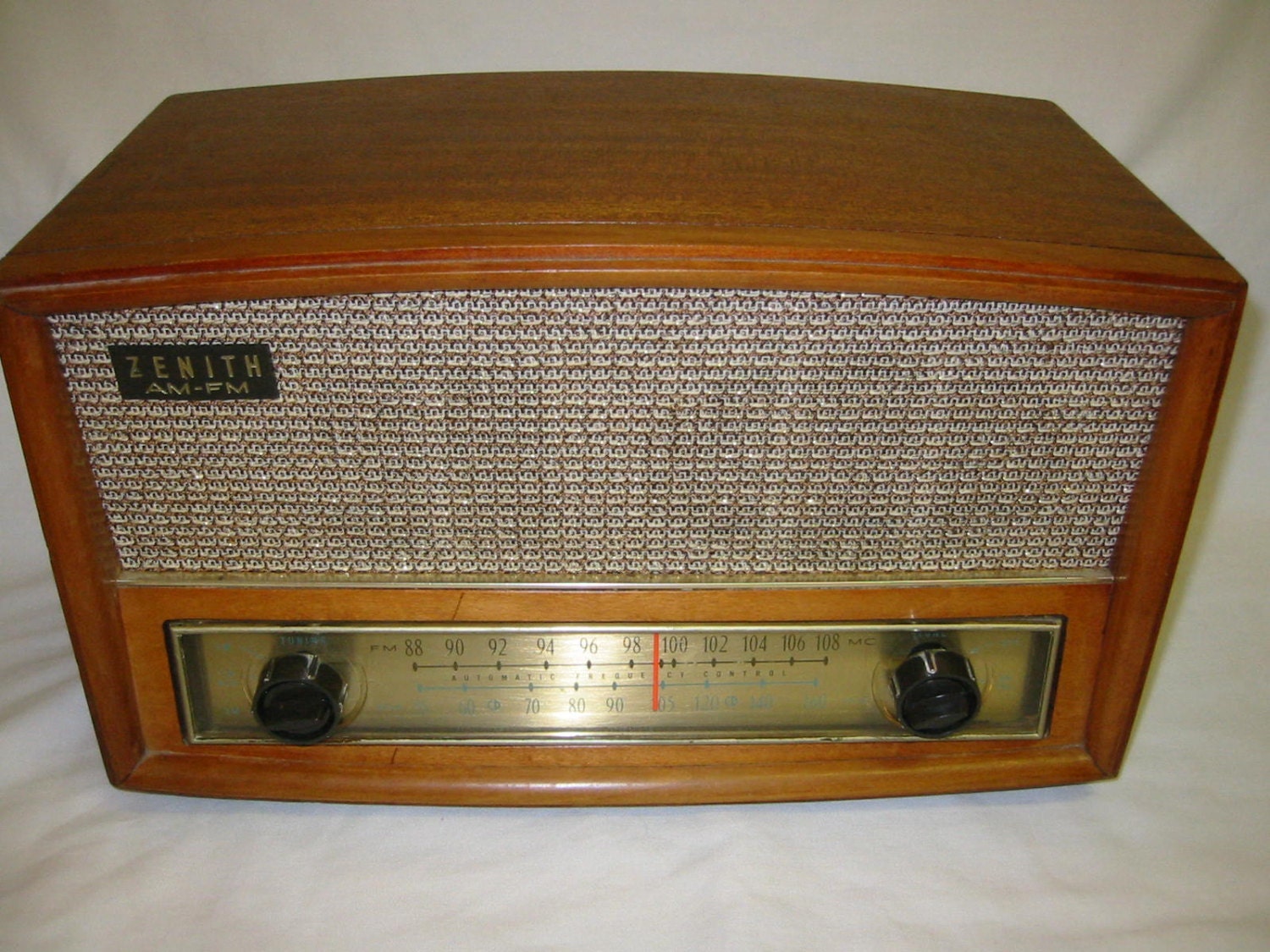 Vintage 1950s Zenith AM/FM tube table top radio model G730