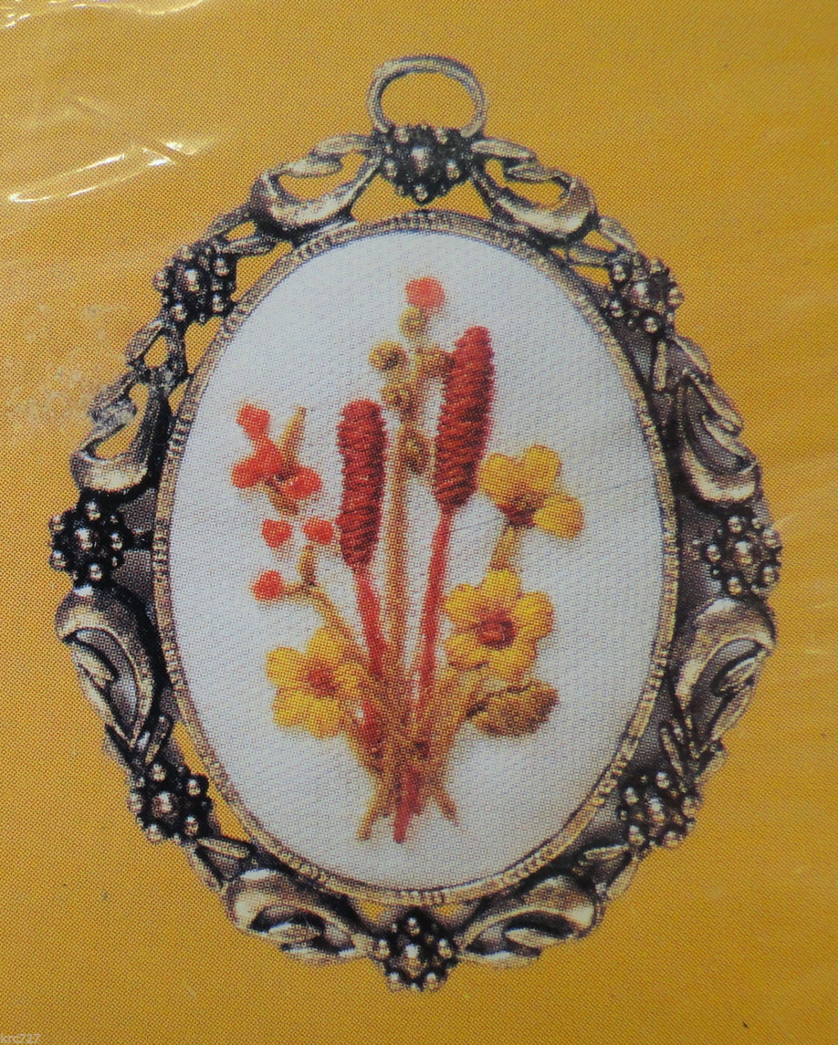Vintage Creative Circle Needlepoint Kit Black Eyed Susan FREE