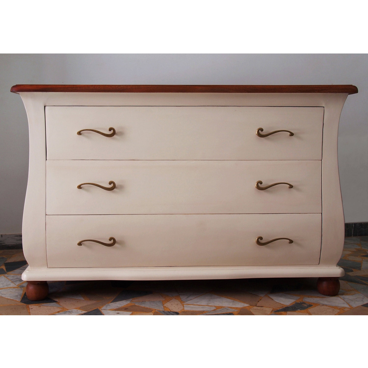 Lacquered guitar Chest of Drawers