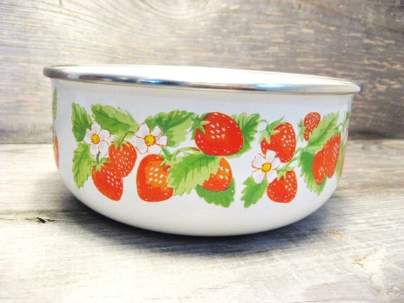 Vintage Strawberry Bowl / Vintage Metal Bowl / by ZenDenVintage