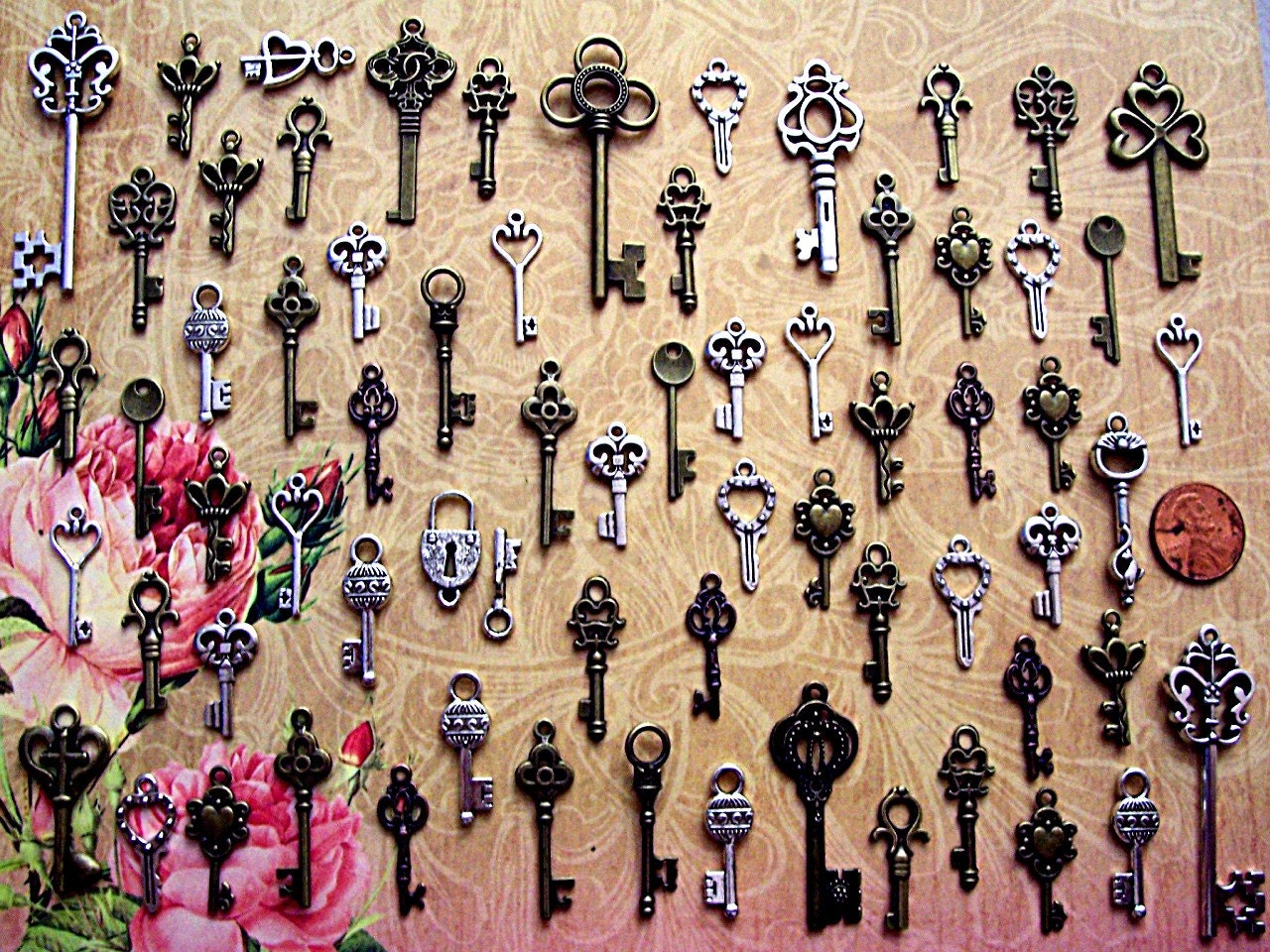 62 New Bulk Lot Skeleton Keys Charms Jewelry Steampunk Wedding Beads Supplies Pendant Collection Reproduction Vintage Antique Look Crafts