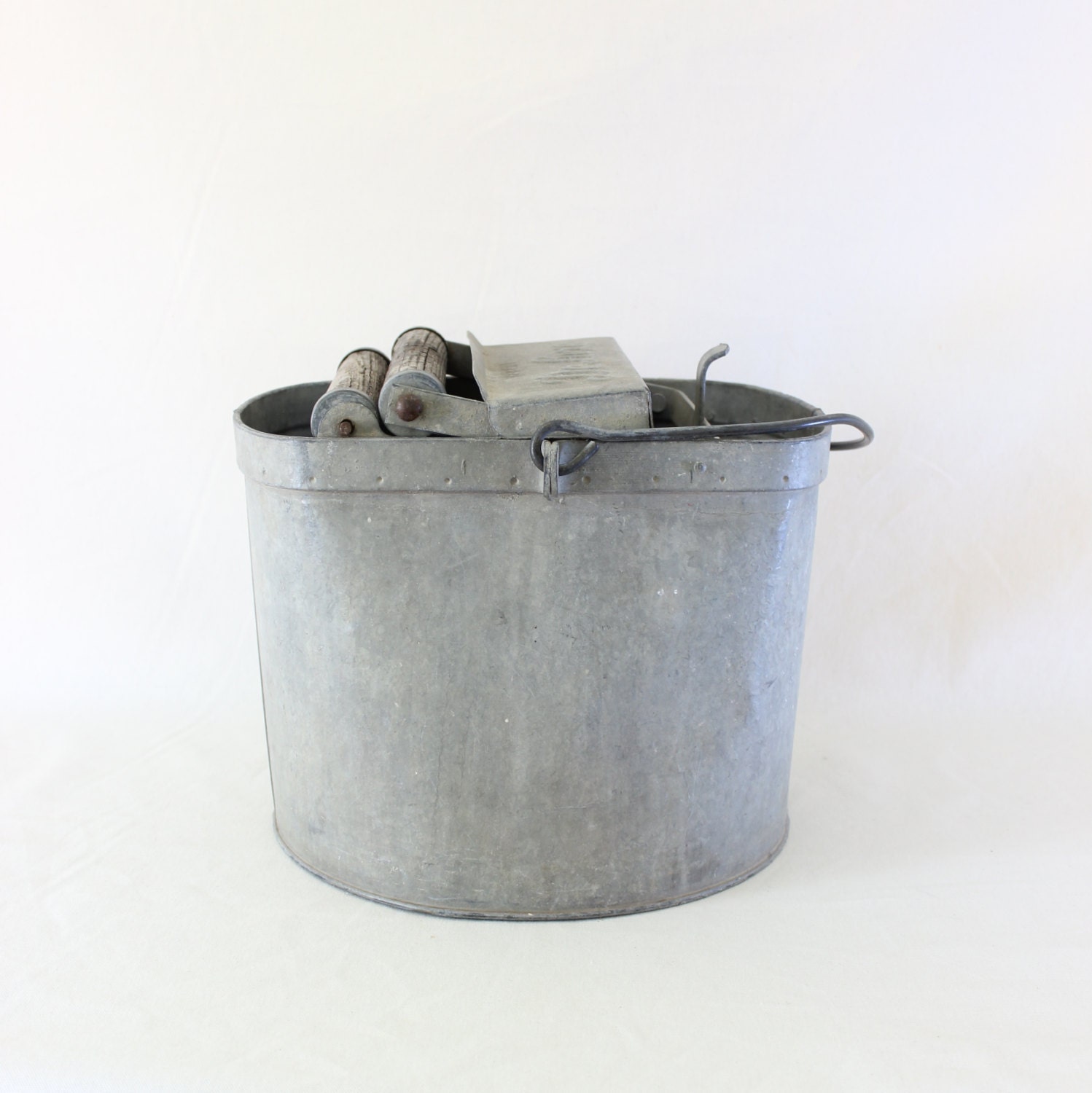 Antique De Luxe Galvanized Mop Bucket with Wringer and Handle