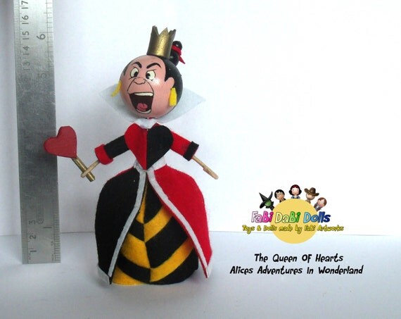 queen of hearts cards from alice in wonderland queen of hearts cards from alice in wonderland