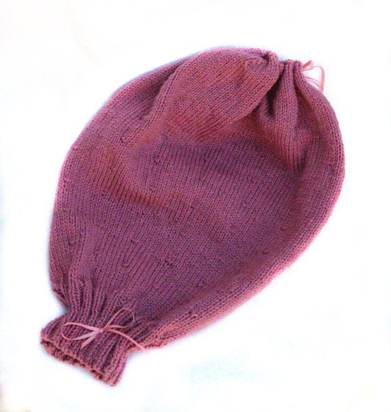 Large Plain Knitted Uterus with Drawstring Top Ante-natal