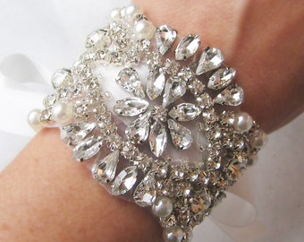 Vintage Style Bridal Cuff, Crydtal Wedding Bracelet, Rhinestone Pearl Bracelet, Bridal Bracelet - AMELIE CUFF