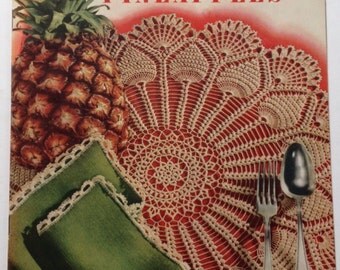 Vintage Crochet Pattern Book 1952 Pick of the Pineapples Coats & Clarks Tablecloth Doily Pillow Case Towel
