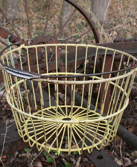 Yellow Vintage Coated Wire Egg Basket