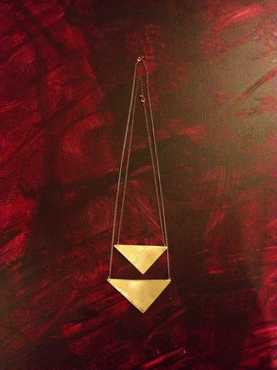 TRIANGLE NECKLACE の+inforsante.fr