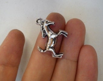 10 horse tibetan silver charm pendant antique silver wholesale uk20x15mm