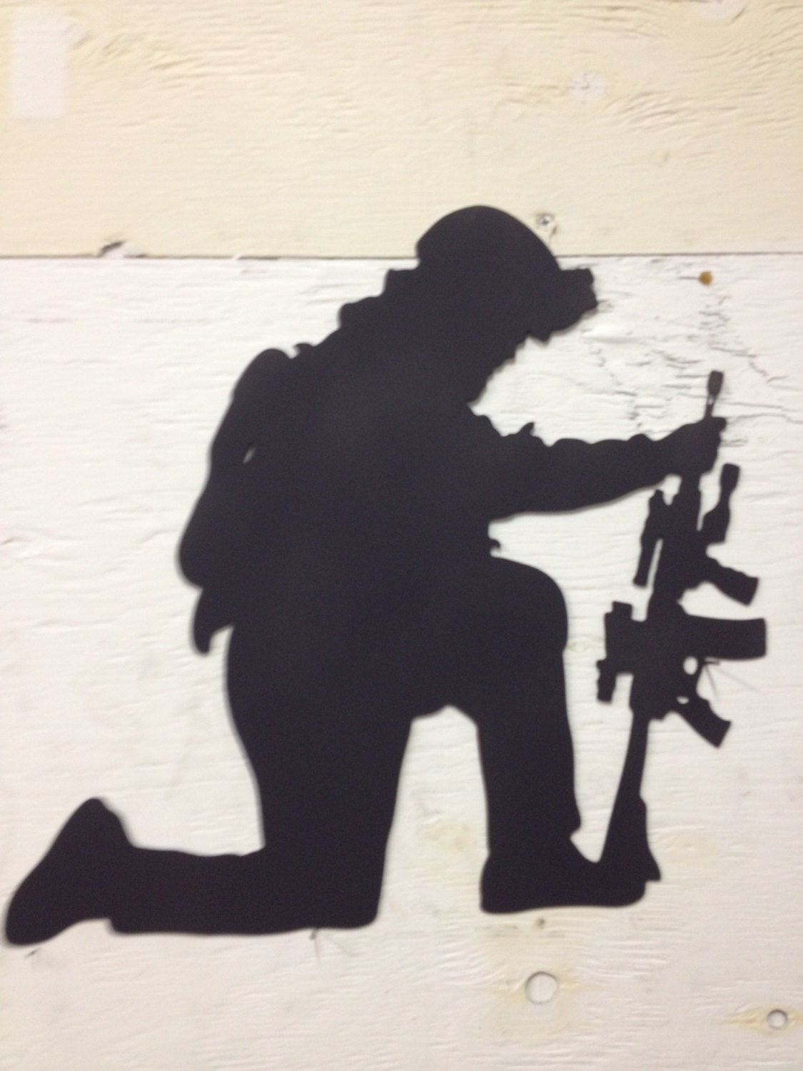 Metal Military Kneeling Soldier Wall Hanger 13.5 x