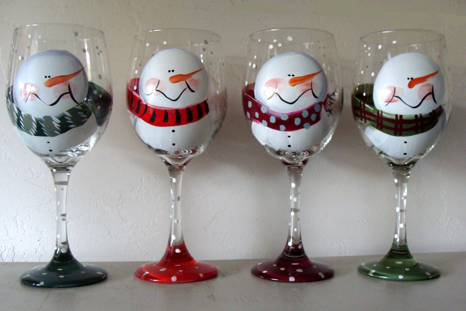 Snowman Wine Glasses set of 4. by LynnStAubinDesigns on Etsy