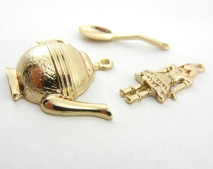 Set of 3 Alice in Wonderland Themed Charms Gold-tone