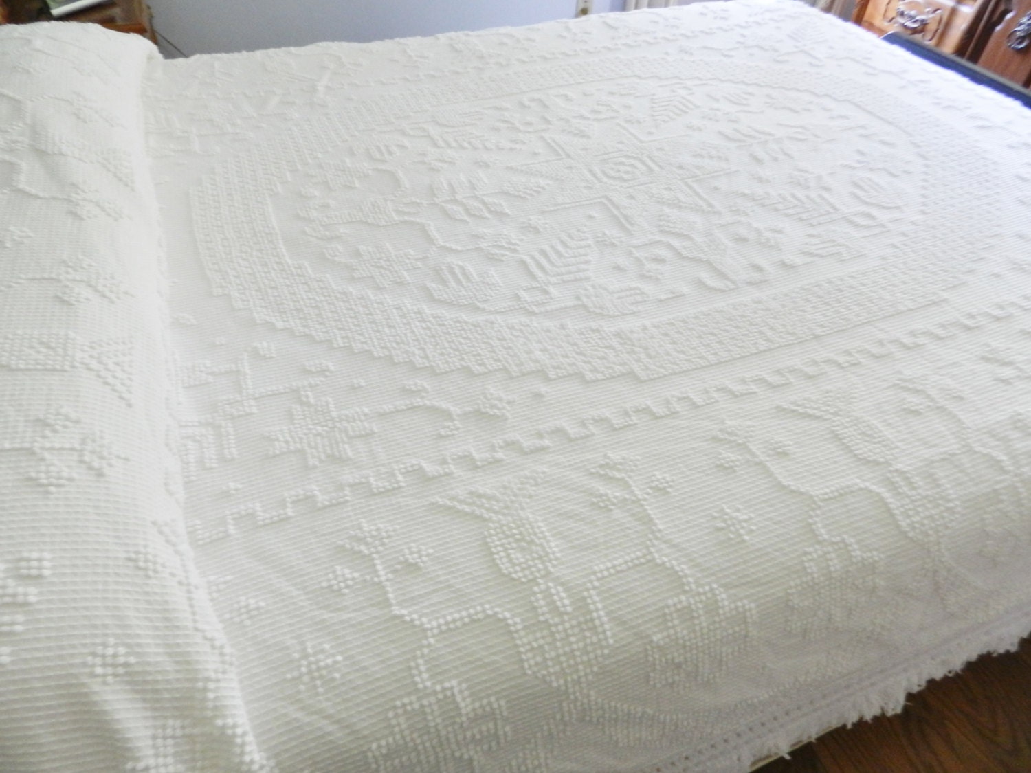 Vintage White Cotton Twin Hobnail Chenille Bedspread Twin