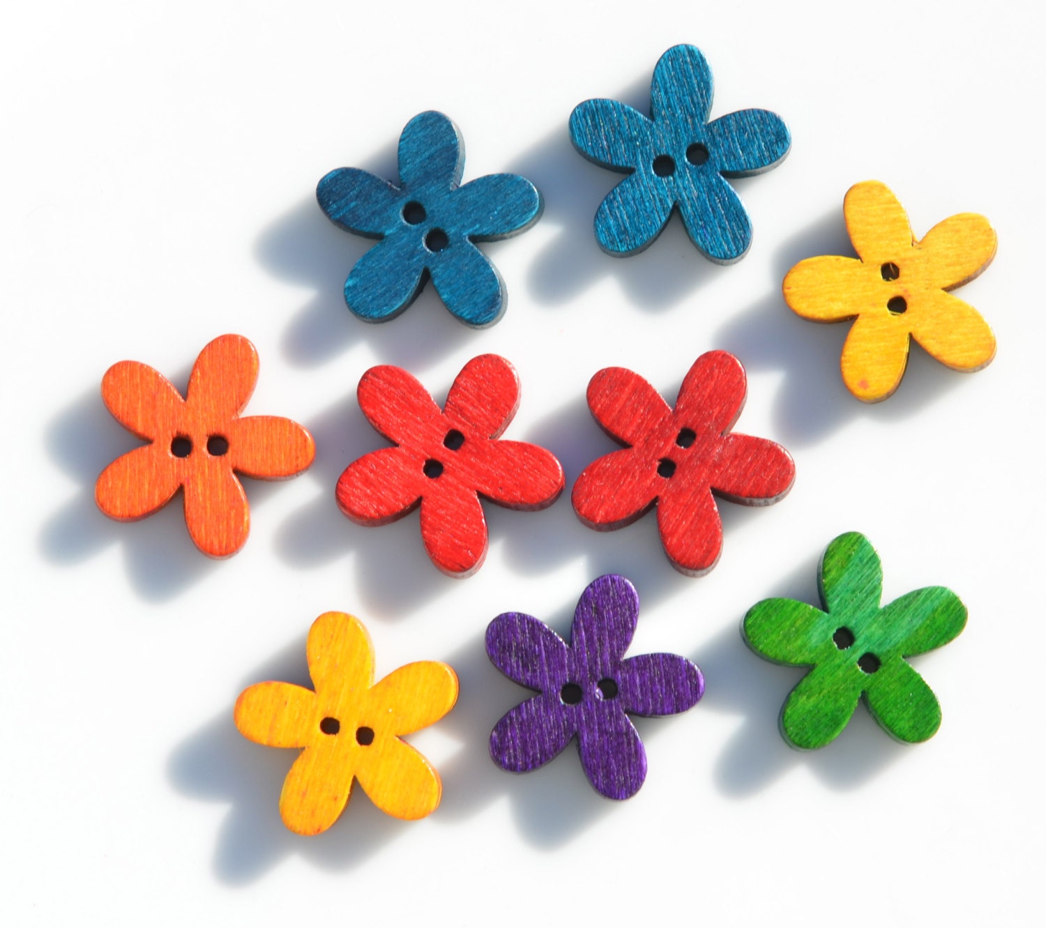 20 Wood Flower Shaped Buttons BN138