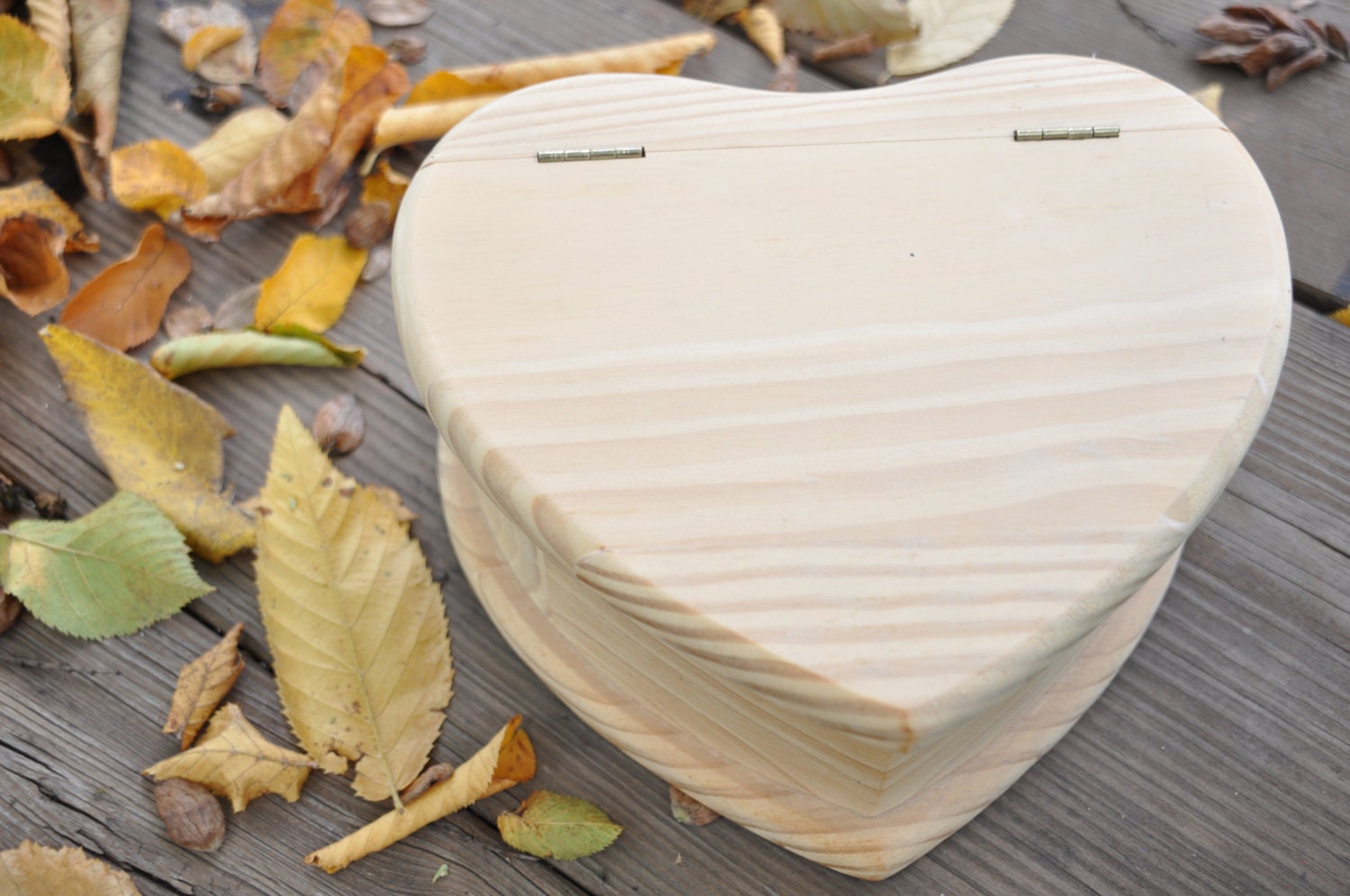 Unfinished wood heart shaped hinged box large
