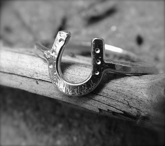 Horseshoe Ring in Sterling Silver / by fallingleafjewelry on Etsy