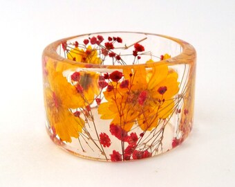 Size Medium Cosmos and Baby's Breath Botanical Resin Bangle. Yellow and Red Chunky Bangle with Pressed Flowers. Resin Bracelet