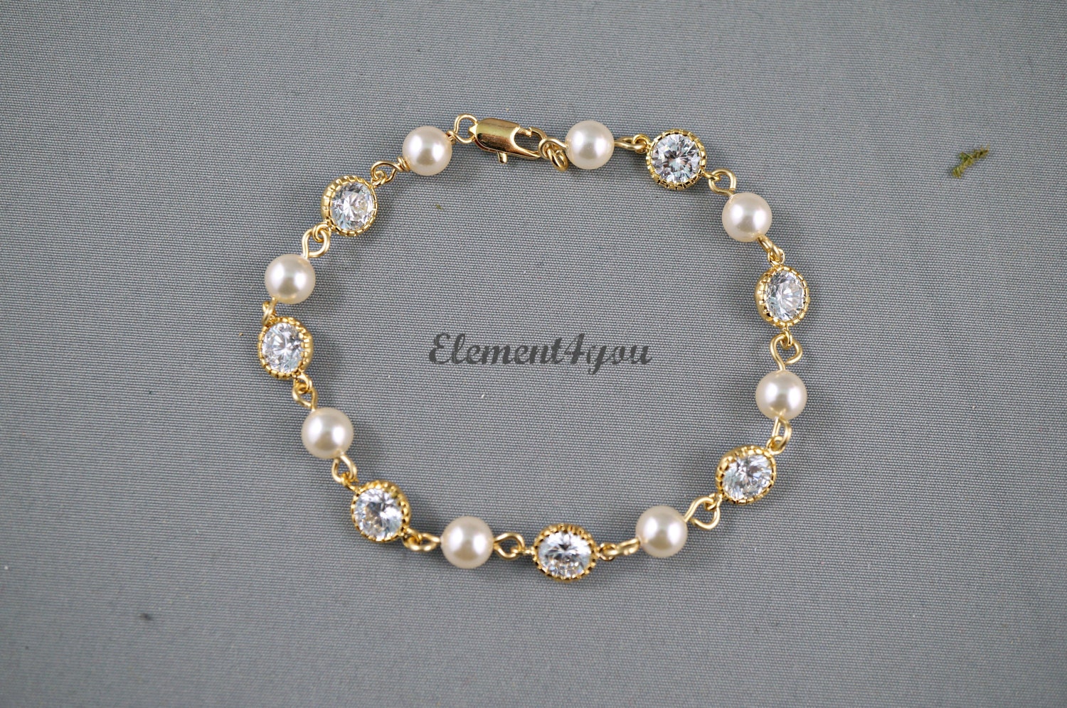 Bridal jewelry bracelet Bridesmaid gold bracelet Pearls Cubic