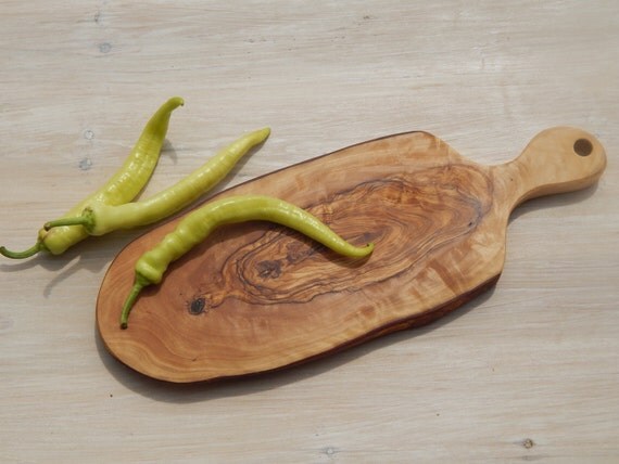 Rustic Olive Wood Cutting Board With Handle 1653 x 590 inch.