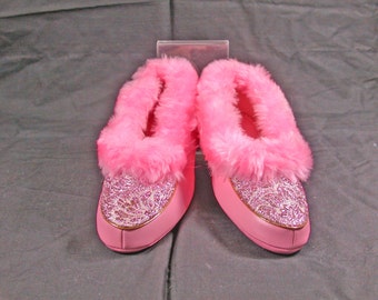 Popular items for fuzzy slippers on Etsy