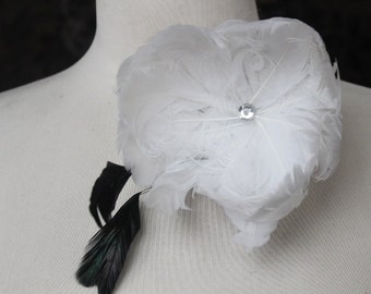 Feather flower with clip and pin back 1 pieces listing white color