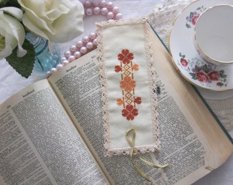Victorian Lace Clover Cross Stich Book Mark
