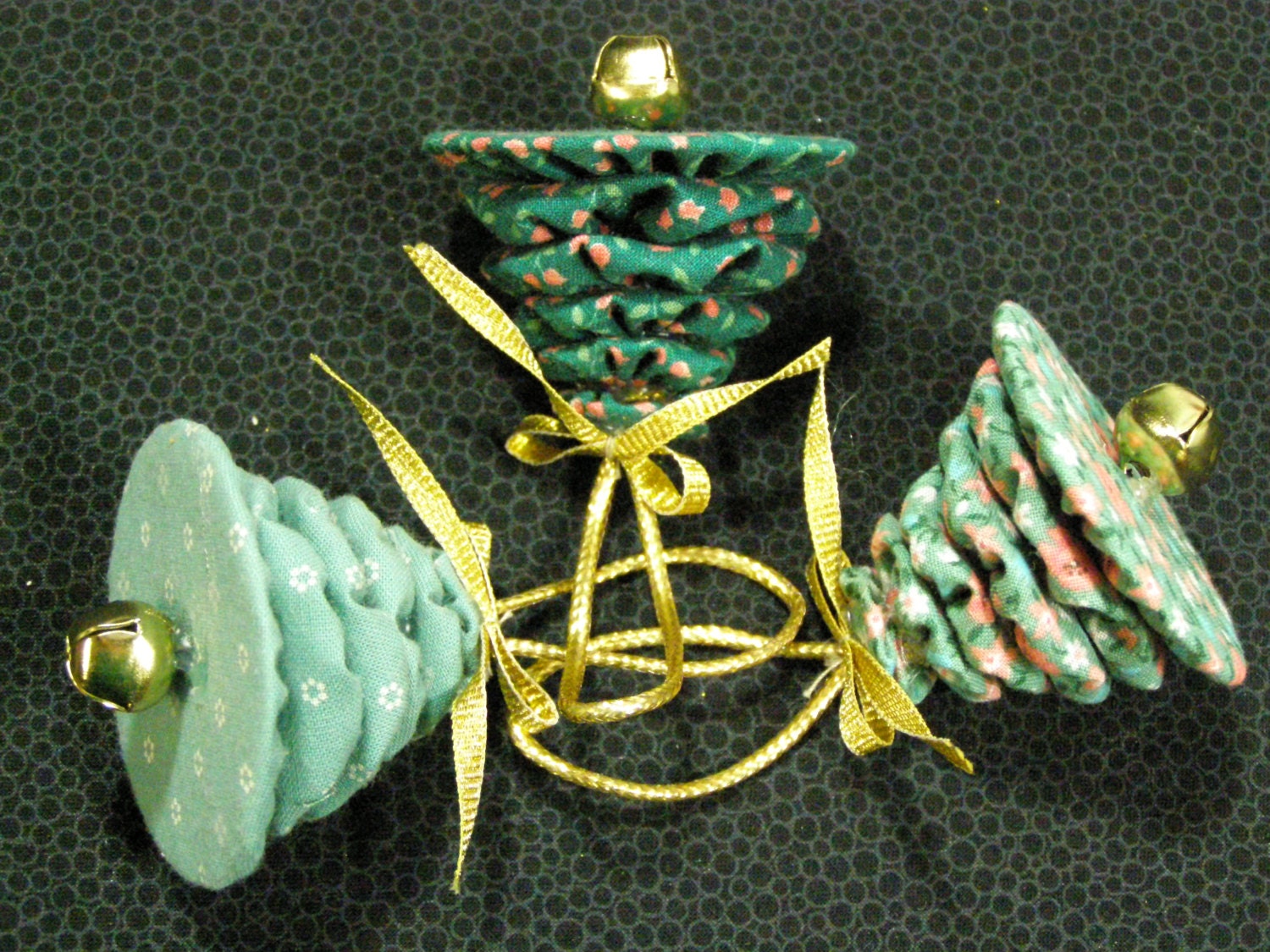 christmas tree yo yo ornaments set of 3 teal calico prints christmas tree yo yo ornaments set of 3 teal calico prints